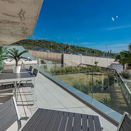 Serenity Collection 3 Chez Miriam شقة إِستيبونا